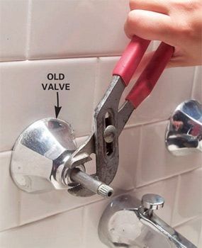 How to Replace a Two-Handle Shower Valve With a Single-Handle Unit (DIY) Replace Tub Faucet, Replace Bathtub Faucet, Shower Faucet Repair, Shower Plumbing, Painting Shower, The Family Handyman, Shower Diverter, Roman Tub Faucets, Faucet Repair