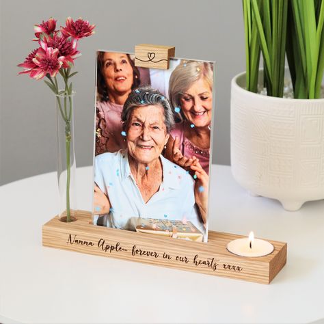 Memorial Photo Display Ideas For Home, Diy Photo Holder, Personalized Memorial Candles, Memorial Candle Holder, Unique Photo Frames, Picture Frames Standing, In Remembrance, Personalized Photo Frames, Candle Supplies