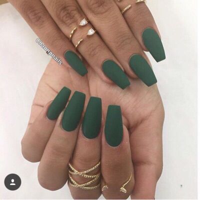 pinterest: yeauxbreezy ♚ Matte Green Nails, Manicure Natural, Ongles Gel Violet, Ongles Gel French, Matte Acrylic Nails, Green Acrylic Nails, Dark Green Nails, Matte Nails Design, Super Nails