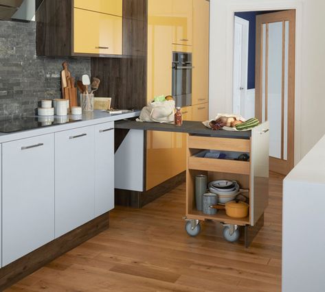 If you’ve got your heart set on an island workstation but the space in your kitchen is lacking, there are plenty of ways to add extra worktop room or a place for casual meals. Here are just a few ideas: … Continued Kitchen Island Alternatives, Kitchen Dining Room Combo, Kitchen Innovation, Craftsman Kitchen, Hidden Kitchen, Space Saving Kitchen, Dining Room Combo, Kitchen Worktop, Simple Kitchen