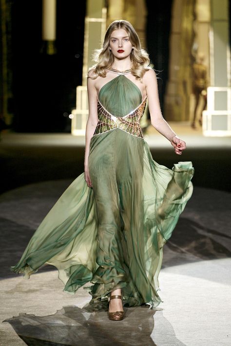 Gorgeous Flat!So? Green Runway Dress, Green Gold Dress, Green Runway, Green And Gold Dress, Grecian Dress, Roberto Cavalli Dress, Verde Jade, Cavalli Dress, Roman Style