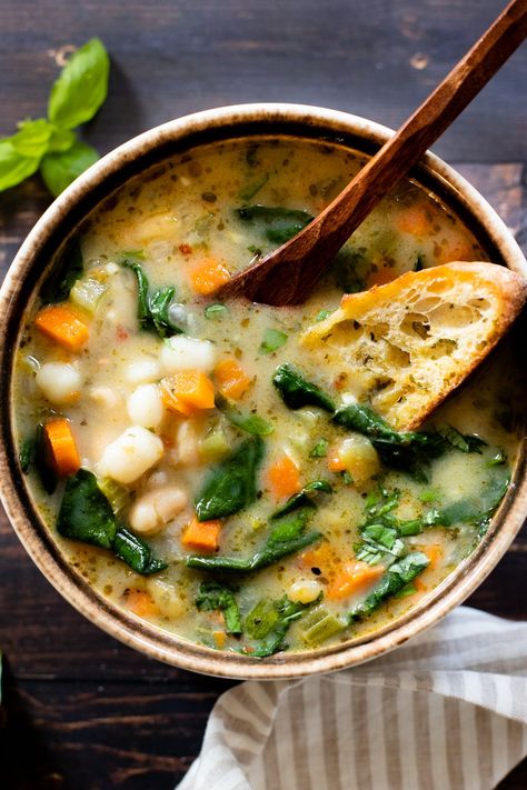 White Bean Gnocchi Soup - This Savory Vegan White Bean Gnocchi, Bean Gnocchi, Mini Gnocchi, Gnocchi Recipes Soup, Gnocchi Soup, Veggie Soup, White Bean Soup, Savory Vegan, Vegan Soups