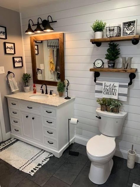 Farmhouse Small Bathroom Decor, Small Rustic Bathrooms, Small Rustic Bathroom Ideas, Small Rustic Bathroom, Bathrooms Decor, Makeover Kamar Mandi, Bathroom Farmhouse Style, Cabinet Remodel, Restroom Decor