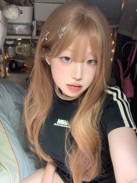 Star Pin Hairstyles, Kpop Hair Color Ideas, Korean Hair Colors, Hair Color Asian, Korean Hair Color, Hair Style Korea, Kpop Hair, Pretty Hair Color, Peinados Fáciles Para Cabello Corto