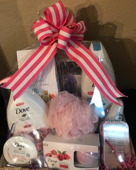 Mothers Day Baskets, Kids Gift Baskets, Romantic Gestures, Xmas Diy, Eve Parties, Gift Hampers, I Love Girls, Gift Giving, Party Gifts