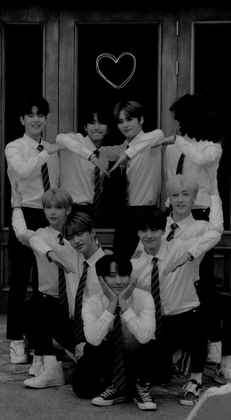 Gray And Black Aesthetic Wallpaper, Wallpaper Backgrounds Stray Kids, Aesthetic Black Pictures, Chk Chk Boom Skz Wallpaper, Straykids Black And White, Aesthetic Stray Kids Wallpaper, Dark Kpop Wallpaper, Stray Kids Wallpaper Ipad, Skz Black Wallpaper