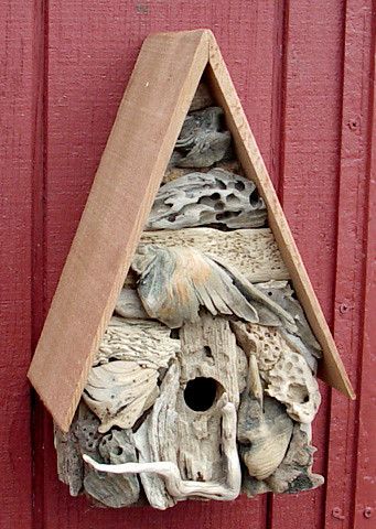 The Wing Driftwood Birdhouse | With a driftwood "wing" as a … | Flickr Driftwood Birdhouse, Birdhouses Rustic, Garden Birdhouses, Unique Bird Houses, Driftwood Projects, Deco Nature, Driftwood Crafts, Bird Boxes, Bush Furniture