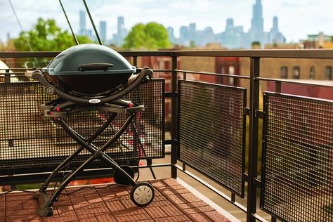 Making Charcoal, Electric Bbq Grill, Weber Grills, Grill Brush, Weber Grill, Grilling Tips, Set The Table, Stainless Steel Grill, Electric Grill