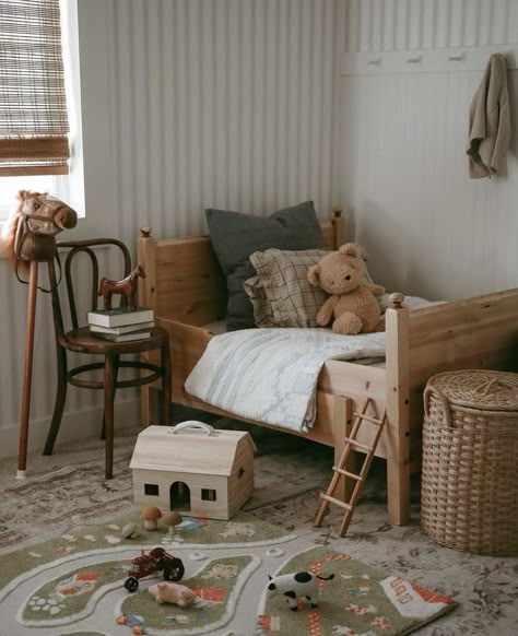 Boy Floor Bed Toddler Rooms, Boys Country Bedroom, English Country Nursery, Vintage Toddler Boy Room, Tiny Toddler Room, Vintage Toddler Rooms, Vintage Boys Bedrooms, Vintage Boys Room, Vintage Kids Room