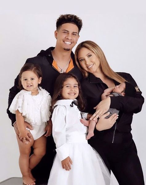 The Ace Family Youtube, Ace Family Wallpaper, The Ace Family, Austin And Catherine, Catherine Paiz, Ace Hood, Family Channel, Ace Family, Family Of 5