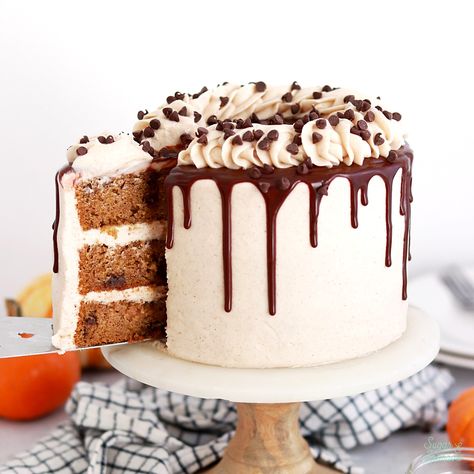 Pumpkin Chocolate Chip Cake Thanksgiving Chocolate Cake, Pumpkin Cake Ideas, Pumpkin Chocolate Chip Cake, Thanksgiving Chocolate Desserts, Cake With Chocolate Chips, Thanksgiving Diner, Chocolate Marble Cake, Thanksgiving Cake, Thanksgiving Cakes