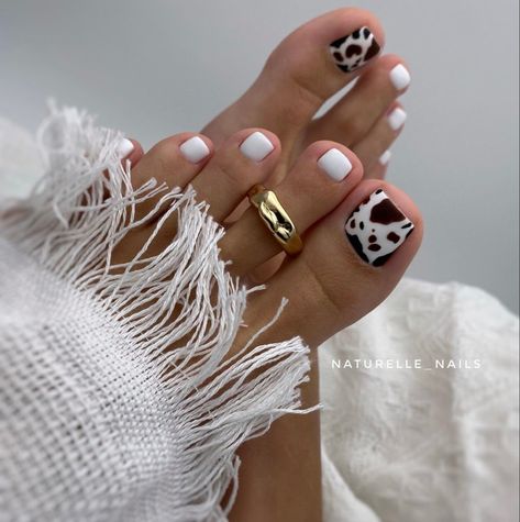 Cow Print Toe Nails, Trendy Toe Nails, Spring Toe Nails, Toe Nail Designs For Fall, Nail Designs Toenails, Cute Pedicure Designs, Trendy Pedicure, Summer Pedicure Colors, Pedicure Designs Summer