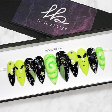 Alien Nails, Best Press On Nails, Unidentified Flying Object, Best Press, Edgy Nails, Goth Nails, Halloween Inspiration, Quebec Canada, Dream Nails