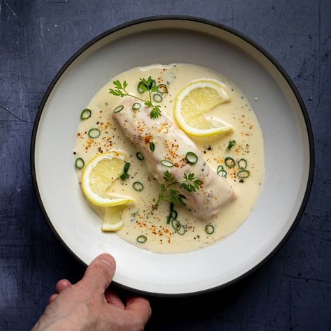 SALMON & VELOUTE SAUCE Plating Sauces Recipes, Salmon French Recipes, French Fish Dishes, French Cuisine Fine Dining, Fish Recipes Fine Dining, Fine Dining Salmon Recipes, Fine Dining Sauces, French Salmon Recipes, French Seafood Recipes