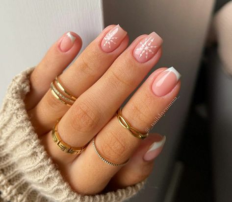 Nude Base Christmas Nails, Slight Christmas Nails, Snowflake French Tip Nails Square, Simple Winter Nails French Tips, French Nail Christmas Designs, Nude Nails With Snowflakes, Neutral Christmas Nails Square, Xmas French Nails, French Xmas Nails