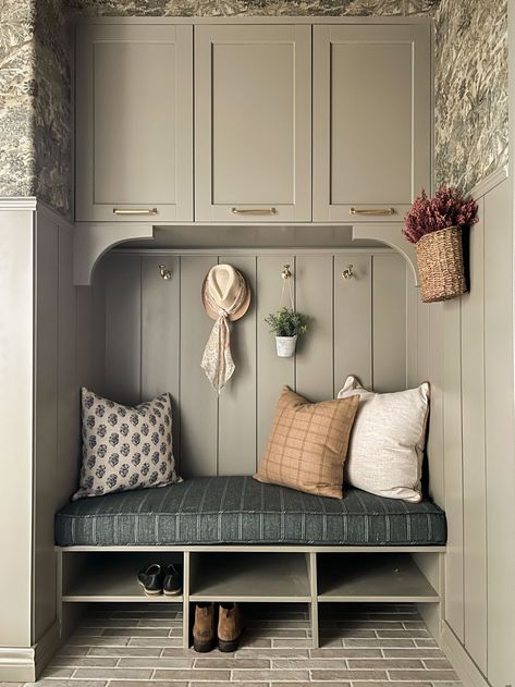 DIY: A Mudroom Transformation That Brings the Charm — ONE ROOM CHALLENGE® Brick Herringbone Floor, Herringbone Brick Floor, Diy Bench Seat, Diy Cabinet Doors, Home Design Diy, Mudroom Design, Bench Seat Cushion, Herringbone Floor, Brick Flooring