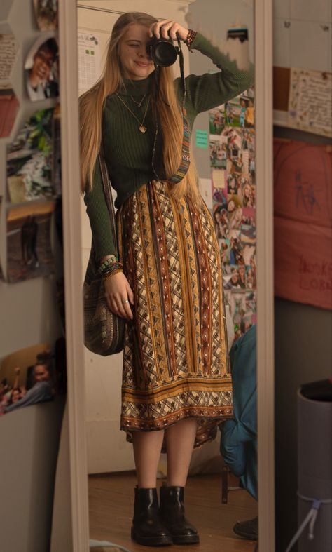 Modest Hippie Outfits, Hippie Teacher Outfits, Missionary Aesthetic, Hippie Fits, Modest Girly Outfits, Ideas Clothes, Funky Outfits, Fall Fits, Teacher Outfits