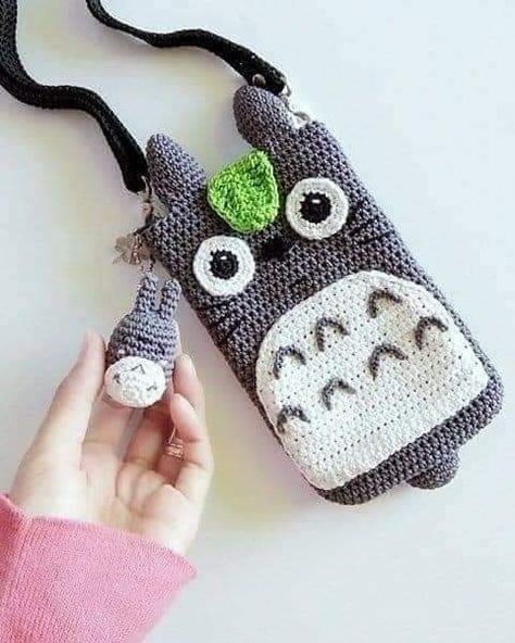 Phone Bag Crochet, Crochet Totoro, Crochet Phone Cover, Beau Crochet, Crochet Phone Cases, Crochet Mobile, Crochet Case, Crochet Shell Stitch, Confection Au Crochet