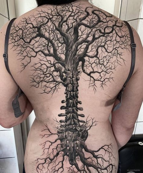 Tree Tattoo Chest, Celtic Tree Tattoos, Tree Tattoo Back, Dm Tattoo, Around Arm Tattoo, Tree Tattoo Designs, Tasteful Tattoos, Tree Of Life Tattoo, Back Tattoo Women