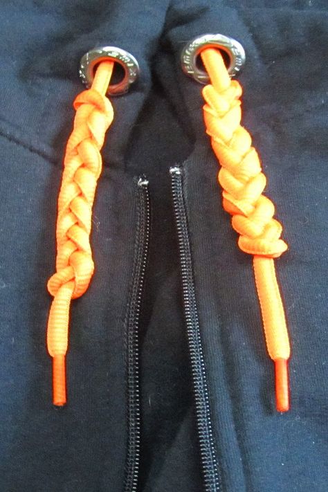 Single Strand Braid, How To Tie Shirt Strings, Braid Sweater String, Sweater String Tieing, How To Braid Sweatshirt Ties, Tiring Hoodie Strings, How To Shorten Hoodie Strings, Braiding Hoodie String, How To Tie Long Hoodie Strings