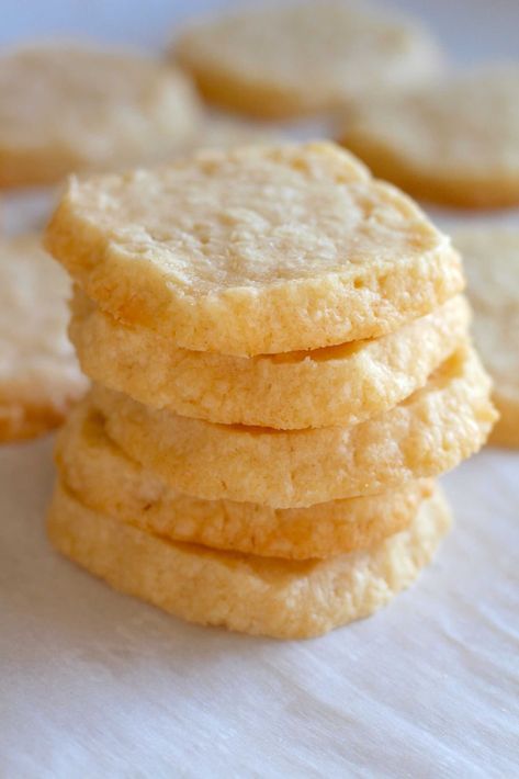 Coconut Shortbread Cookies | 12 Tomatoes Coconut Shortbread Cookies, Coconut Shortbread, Awesome Cookies, 12 Tomatoes Recipes, Brownies Cookies, Cookie Sandwiches, Food Cookies, Recipes Cookies, Shortbread Recipes