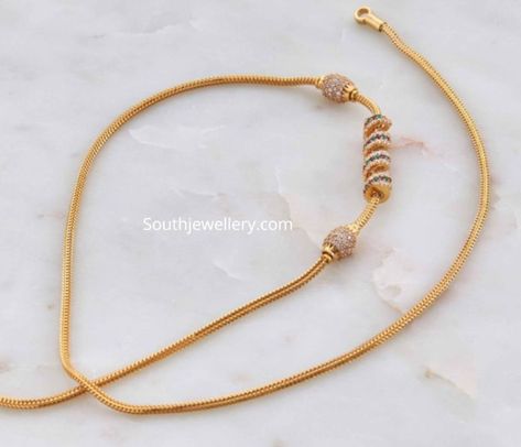 Thalli Chain Designs Gold Latest, Chain Designs Gold, Navrathan Jewellers, Thali Chain, Gold Neck Chain, 22 Carat Gold Jewellery, Gold Jewels Design, Black Beads Mangalsutra Design, Modern Gold Jewelry