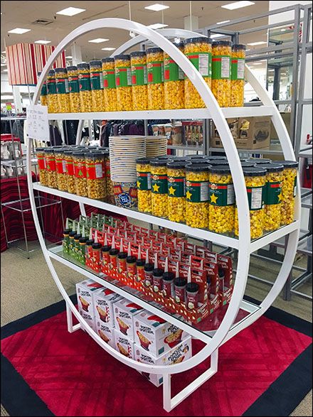 No other similar shelf units were seen  in-store, which leads me to believe this Hoop-shaped Shelf Unit was the idea of the Gourmet Popcorn Brand. And if you are going to sell popcorn in a departme... Popcorn Store, Tea Store Design, Popcorn Brands, Popcorn Recipes Easy, Pharmacy Decor, Popcorn Shop, Shelf Units, Bakery Design Interior, Grocery Store Design