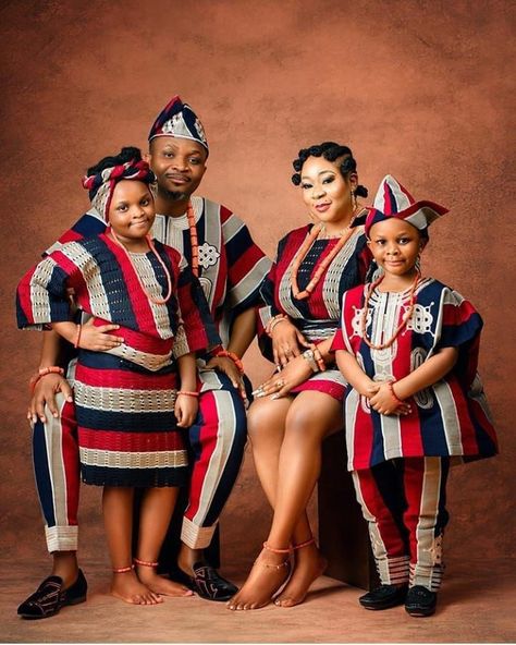 Nigerian Traditional Dresses, African Print Shirt, Unique Wedding Dress, African Wedding Attire, Native Dress, African Dresses For Kids, African Fashion Traditional, Aso Oke, Kids Gown