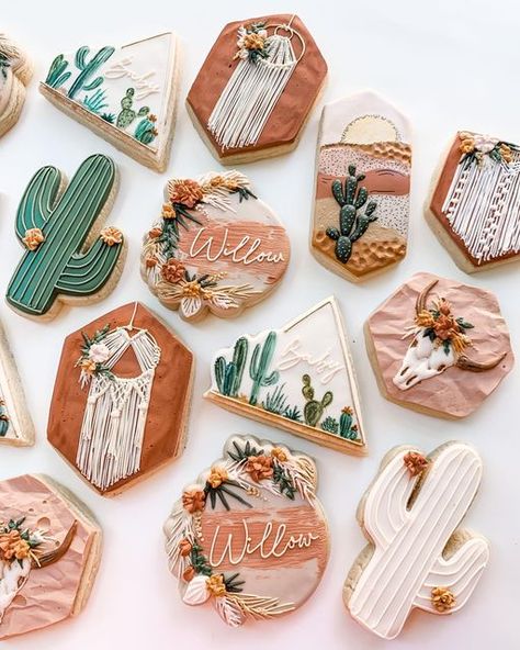 Boho Bachelorette Cookies, Boho Royal Icing Cookies, Boho Christmas Cookies, Boho Cowgirl Baby Shower Ideas, Western Birthday Cookies, Boho Cookies Decorated, Western Cookies Decorated, Cow Cookies Decorated, Boho Birthday Cookies