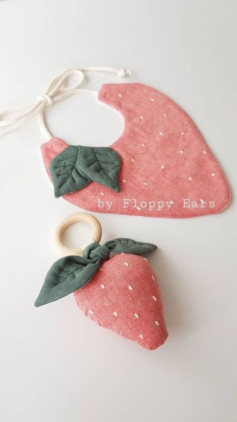 Sewn Baby Gifts, Baby Diy Projects Nursery, Baby Sewing Ideas, Sewing Baby Gifts, Handmade Baby Gifts, Baby Couture, Baby Sewing Projects, Baby Sewing Patterns, Floppy Ears