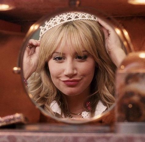 Sharpay Evans, Tiara, A Woman, Blonde, Mirror, Hair