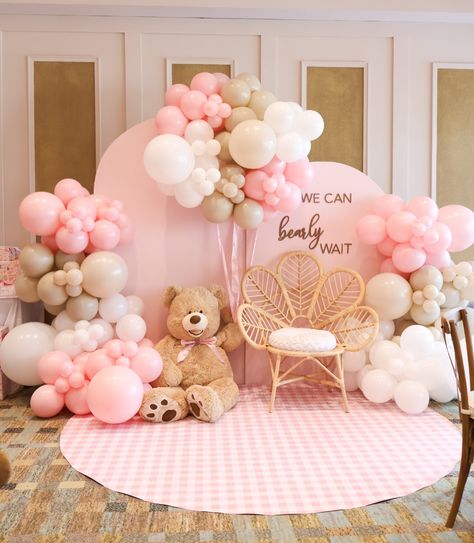 Teddy Bear Baby Shower 🧸 #teddybear #teddybearbabyshower #teddybearbabyshowertheme #teddybearballoons #teddybearcenterpieces #teddybearbackdrop #teddybeardecoration Pink Bear Baby Shower, Teddy Bear Centerpieces, Teddy Bear Baby Shower Theme, Pink Baby Shower Decorations, Bear Baby Shower Theme, Teddy Bear Theme, Baby Shower Theme Decorations, Teddy Bear Girl