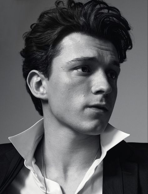 Styling Portfolio, Celebrity Portraits Drawing, Tom Holland Zendaya, Tom Holland Imagines, Tom Holland Peter Parker, Prop Stylist, Tom Holland Spiderman, Tommy Boy, Uk Photos