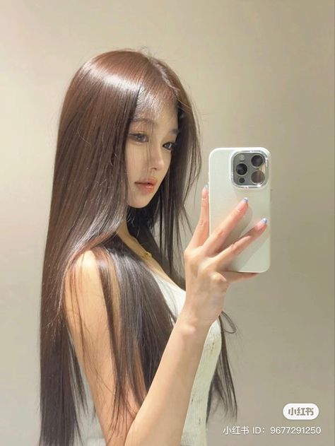 Long Shiny Hair, Hair Inspiration Long, Foto Poses, روتين العناية بالبشرة, Silky Hair, Dream Hair, Shiny Hair, Korean Hairstyle, Aesthetic Hair