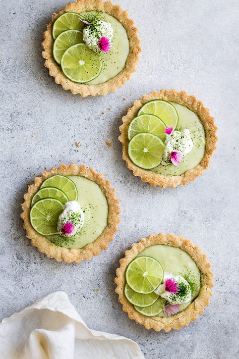 Vegan Key Lime Pie Recipe, Vegan Key Lime Pie, Key Lime Pies, Vegan Key Lime, Key Lime Tarts, Lime Tart, Mini Torte, Keylime Pie Recipe, Almond Crusted