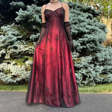 Mesh Prom Dress, Prom Dress Inspo, Prom Inspiration, Prom Dresses Gowns, Prom Dress Inspiration, Prom Dresses Vintage, Red Ombre, Pretty Prom Dresses, Fairytale Dress