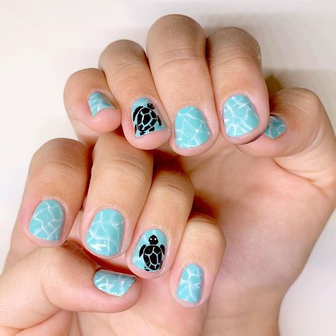 11 year old Helaina is ready to go back to school with these sea turtles! We did this all with regular nail polish and I hand painted the… Sea Manicure Ideas, Beach Nails Turtle, Turtle Nail Design Easy, Sea Turtle Nails Design, Turtle Nails Design, Sea Turtle Nail Art, Sea Turtle Nails, Turtle Nail Designs, Nails Turtle