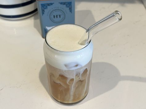 iced london fog latte Iced London Fog Recipe, Iced London Fog Latte, Iced London Fog, London Fog Drink, London Fog Recipe, London Fog Latte, Starbucks London, London Fog Tea Latte, London Fog Tea