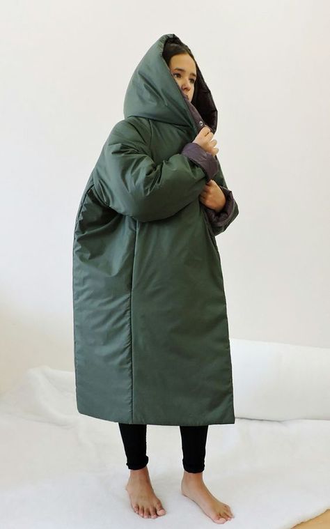 Winter Outfits Tumblr, Puffer Jacket Style, Chic Winter Outfits, Blythe Clothes, Padded Coat, Quilted Coat, Cute Simple Outfits, Colourful Outfits, Ladies Tops Fashion