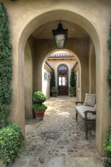 Old world mosaic floor and plaster walls entry way Italian Courtyard, Entry Steps, Rustic Italian Home, Arched Entry, Gardener Aesthetic, Stone Pavement, Gardening Aesthetic, Courtyard Gardens, Mediterranean Home Decor