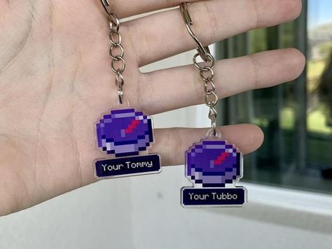 Tommyinnit Minecraft, Your Tommy Your Tubbo, Love Minecraft, Compass Keychain, Dream Artwork, Keychain Set, Gifts For My Boyfriend, Dream Art, Hama Beads