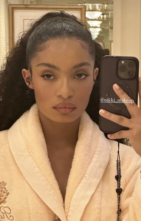 YARA SHAHIDI Cherry Hairstyles, Yara Shahidi Makeup, Yara Shahidi Aesthetic, Yara Shahidi Hairstyles, Yara Shahidi Style, Hair Analysis, Yara Shahidi, Box Braids Styling, Boho Braids