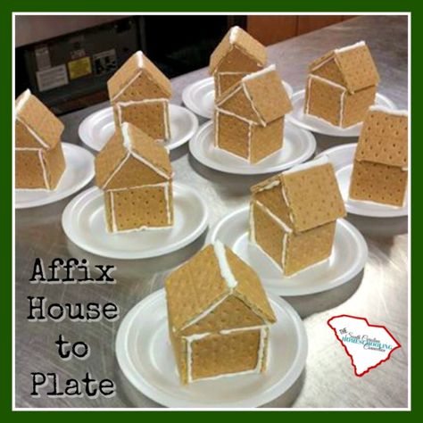 Build a Basic Graham Cracker House Gingerbread House Made From Graham Crackers, Gingerbread House With Graham Crackers Simple, How To Make A Gingerbread House Out Of Grahm Crackers, Easter Graham Cracker House, Easy Graham Cracker Gingerbread House, Ginger Bread Houses With Graham Crackers, Diy Ginger Bread Houses, Gramcracker Gingerbread House, Easy Gingerbread House For Kids