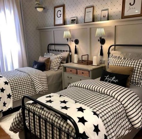 Twin Beds Guest Room, Dream Home Office, Boys Shared Bedroom, Boys Bedroom Makeover, Big Boy Bedrooms, Shared Bedroom, Twin Beds, Twin Bedroom, Casa Vintage