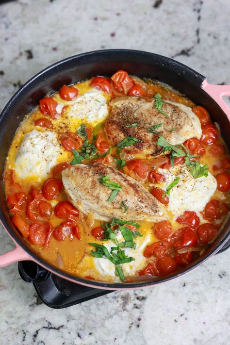 Chicken Burrata With Braised Cherry Tomatoes Chicken With Braised Tomatoes And Burrata, Chicken Burrata Salad, Burrata Stuffed Chicken, Chicken And Burrata, Chicken Burrata Pasta, Burrata And Chicken Recipe, Chicken With Burrata, Burrata Dinner Recipes, Burrata Chicken Recipe