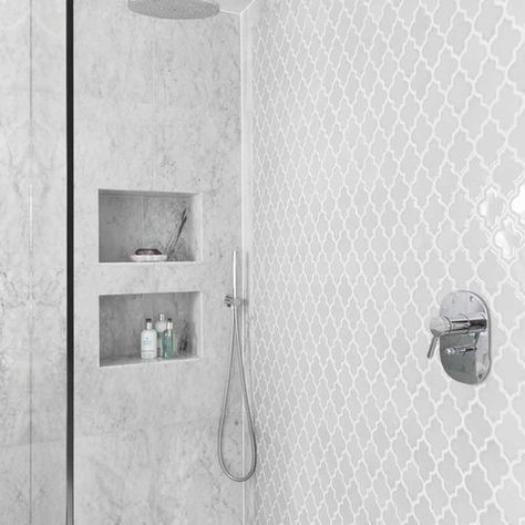 Bad Inspiration, Stunning Bathrooms, Bathroom Shower Tile, Subway Tiles, Bathroom Remodel Master, Bath Remodel, Shower Design, Beautiful Bathrooms, Guest Bathroom