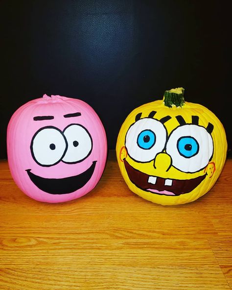 Spongebob And Patrick Pumpkin Painting, Emo Spongebob Pumpkin, Pumpkin Painting Funny Ideas, Patrick Pumpkin Painting, Pumpkin Painting Ideas Spongebob, Duo Pumpkin Painting Ideas, Spongebob Pumpkin Painting, Patrick Pumpkin, Spongebob Pumpkin