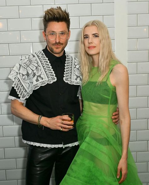 London's Indie Sleaze queens all grown up Alexa Chung, Agyness Deyn and Russell Tovey were among the famous faces in attendance at Bistrotheque's 20th birthday celebration dinner last night. Swipe to see more pics from the night 👉 Photos by @davebenett 📸 In partnership with Tanqueray No. TEN Russell Tovey, Celebration Dinner, Agyness Deyn, Indie Sleaze, All Grown Up, 20th Birthday, Night Photos, Alexa Chung, Famous Faces