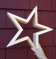 Small Wood Projects Diy, Diy Stars, Star Decor, Stars Wall Decor, Wood Projects For Beginners, Building Painting, Star Wall Art, Wood Stars, Deco Originale