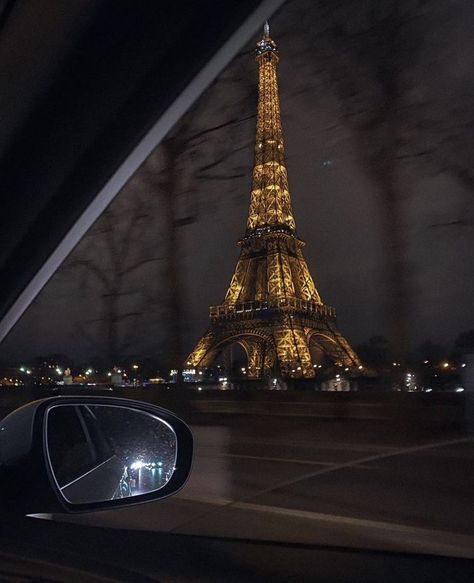 Paris Roads, Alex Guzman, Selfcare Aesthetic, Eiffel Tower At Night, Paris Dream, Parisian Aesthetic, France Aesthetic, Bright Photos, Parisian Life